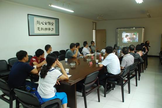 说明: E:\2016年7月15日黄金城
国资院老师一行参观布矿\2016年7月15日黄金城
国资院老师一行参观布矿\DSC_5190.JPG